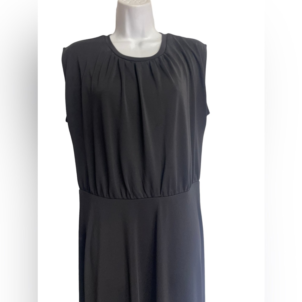 Ann Taylor dress size 8 stunning simple long black sleeveless maxi dress🖤 - Picture 3 of 6